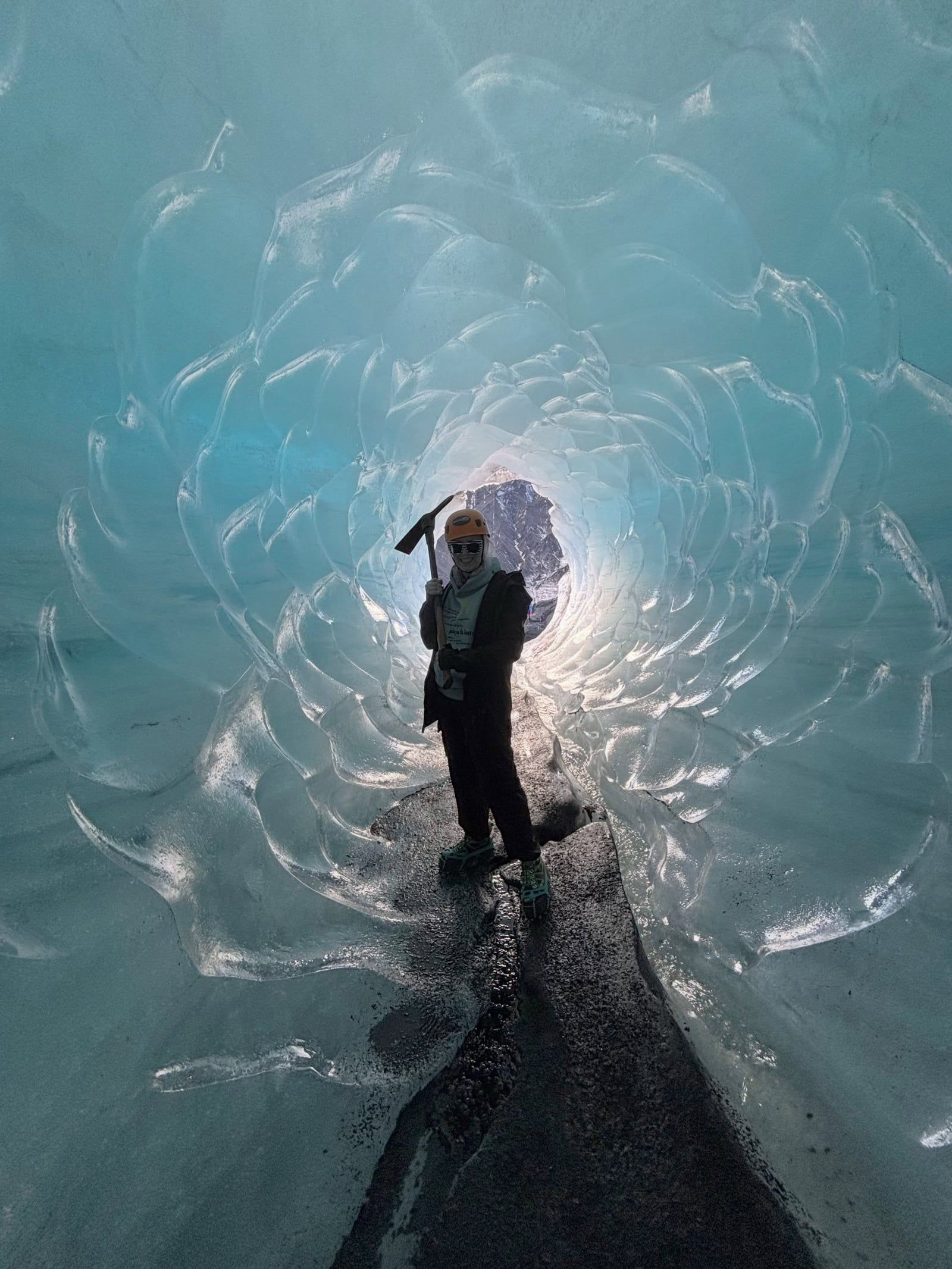 Foto de un visitante en la excursión a Glaciar Sólheimajökull