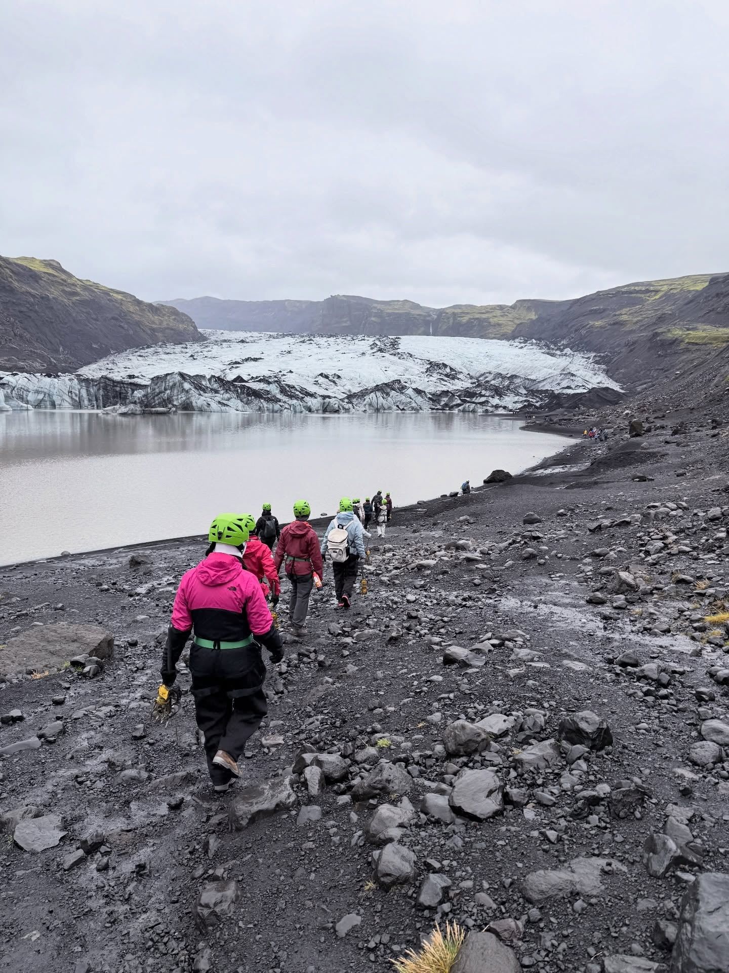 Foto de un visitante en la excursión a Glaciar Sólheimajökull